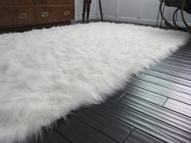 White fuax sheepskin rug by Dream Book Design