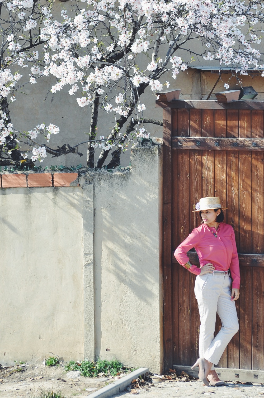 Look pantalones y canotier Mua Carmen