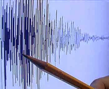 Pacitan Diguncang Gempa 5,6 SR Pacitan Diguncang Gempa 5,6 SR