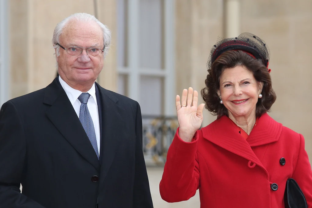  King Carl Gustav of Sweden and Queen Silvia of Sweden arrive for a State Dinner at Elysee Palac