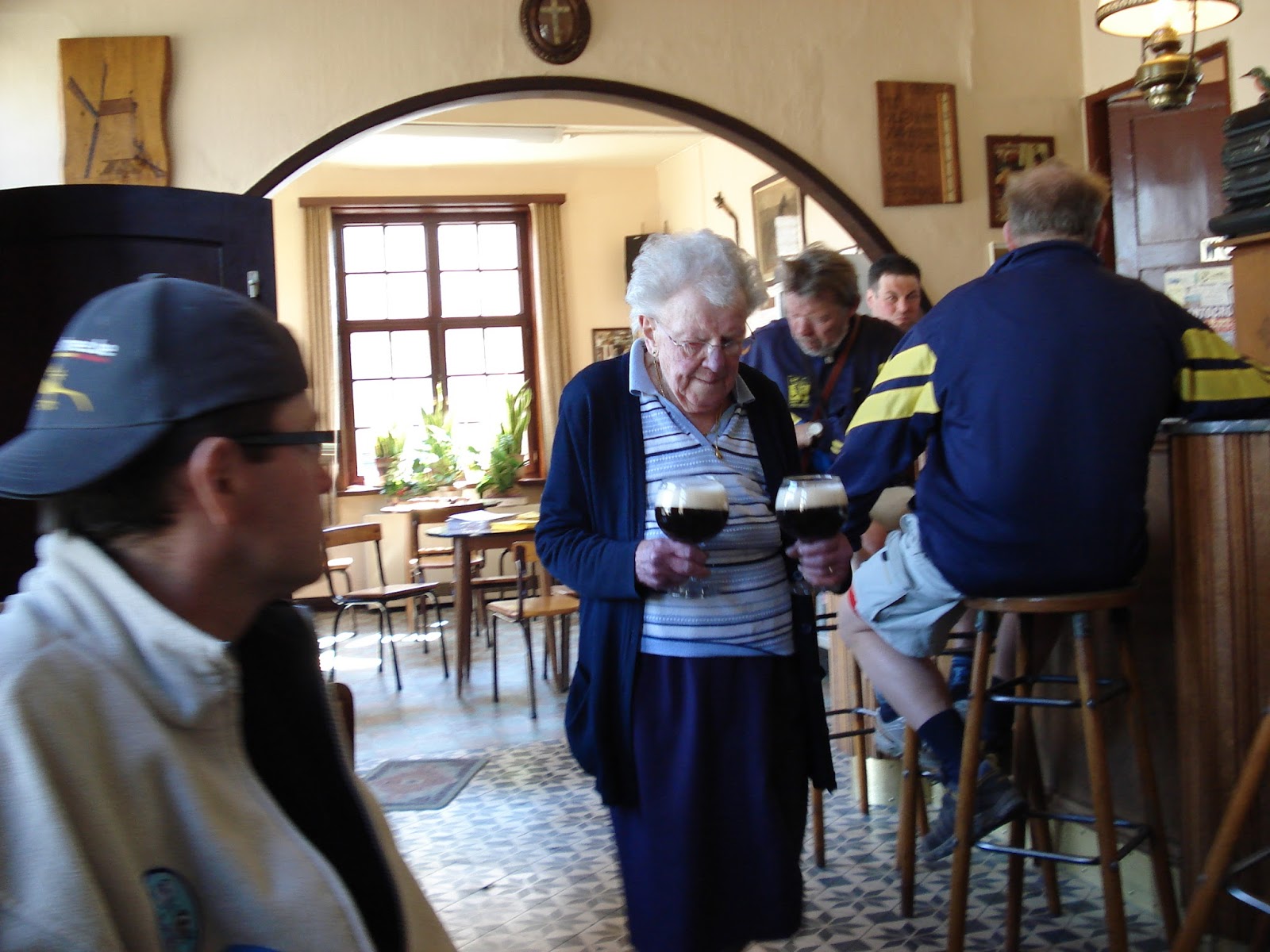 onderweg in het café de Vette Os in Leisele