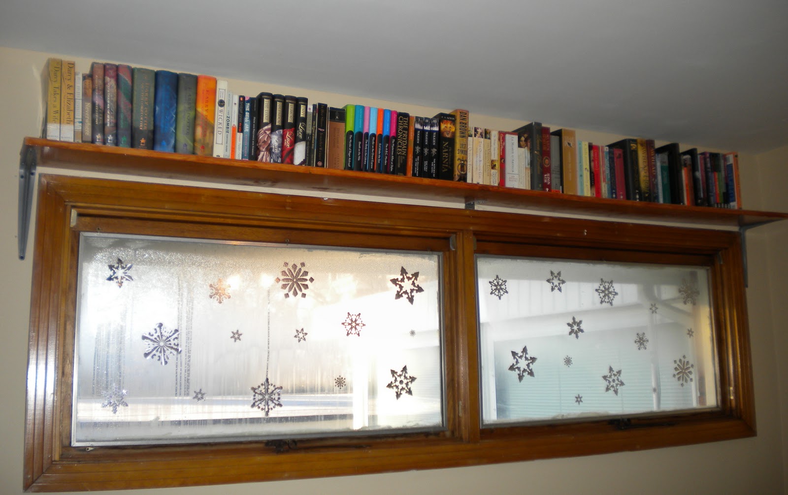 Cheap and Cheerful OvertheWindow Bookshelf
