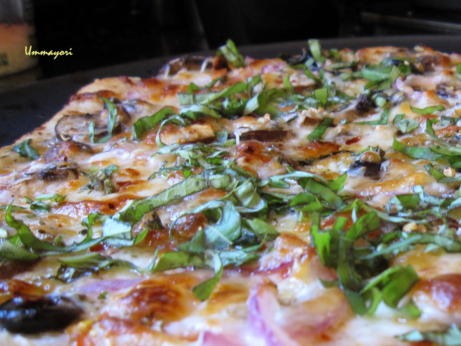 White Pizza with Fresh tomatoes and Basil