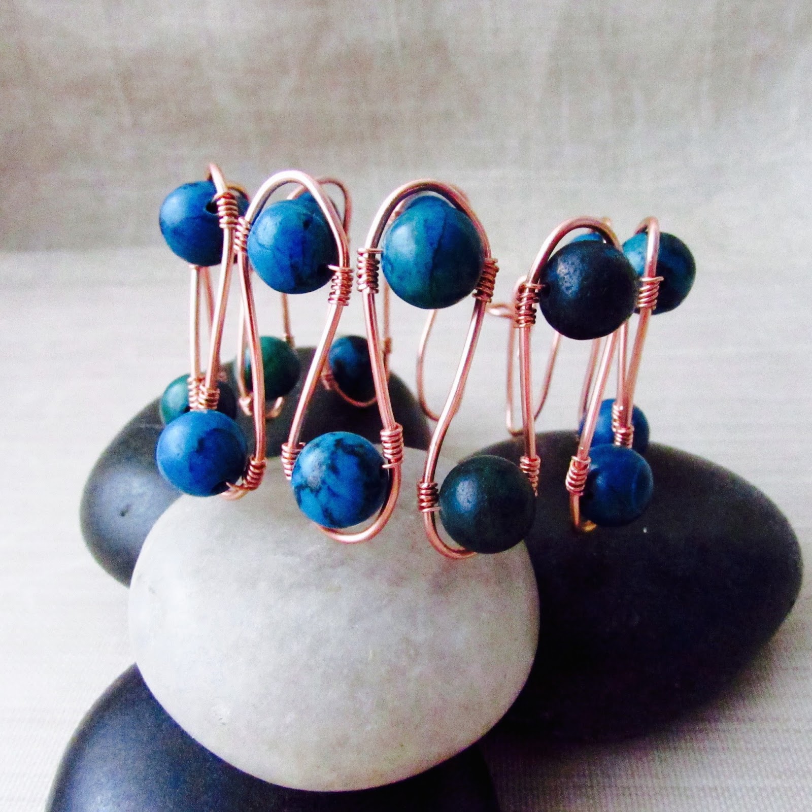 Raziela Designs Beadalon's Artistic Wire 3D Bracelet Jig and Prima