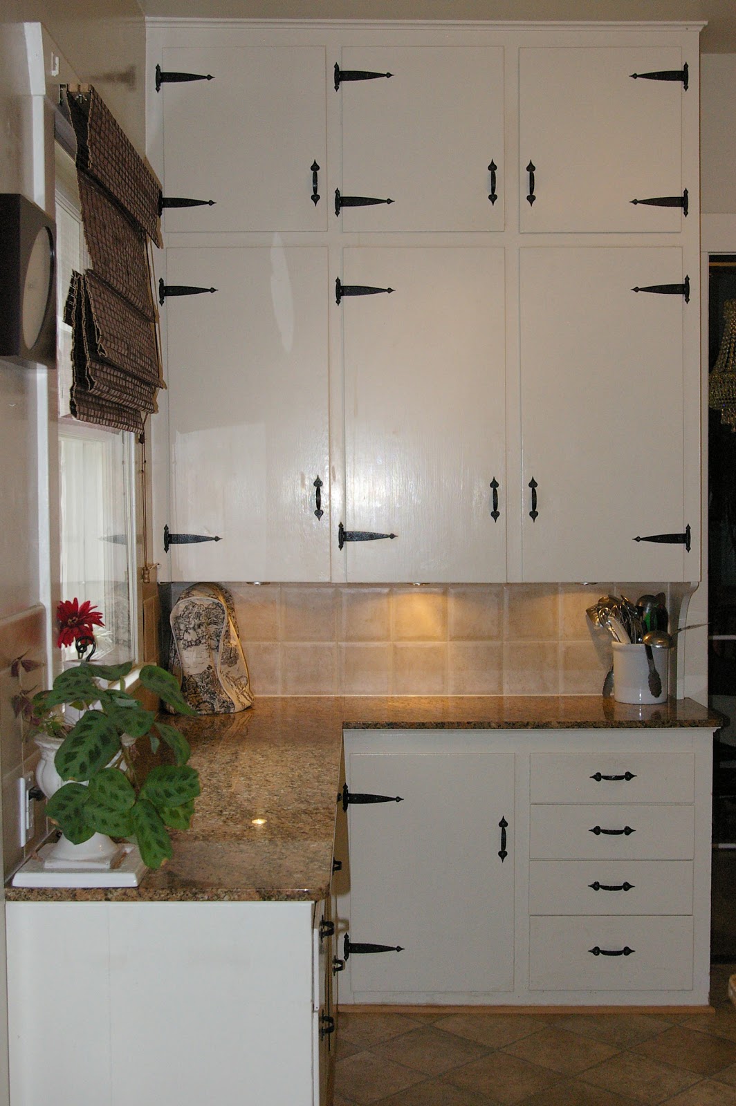 1920 kitchen cabinets Mud Room Sink