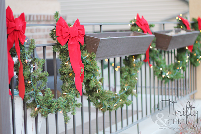 Christmas decorating ideas for outdoors and a porch #DamageFreeDIY