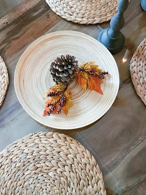 #olensisustaja, sisustus koti decoration ruokapöytä syksy syksynvärit ruskea kynttilä lyhty havi ikea tunnelma