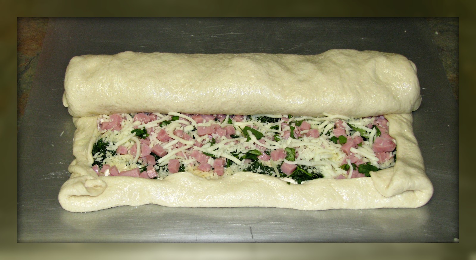 RandomThoughtsfromTN Cheesy Ham and Spinach "Garbage Bread"