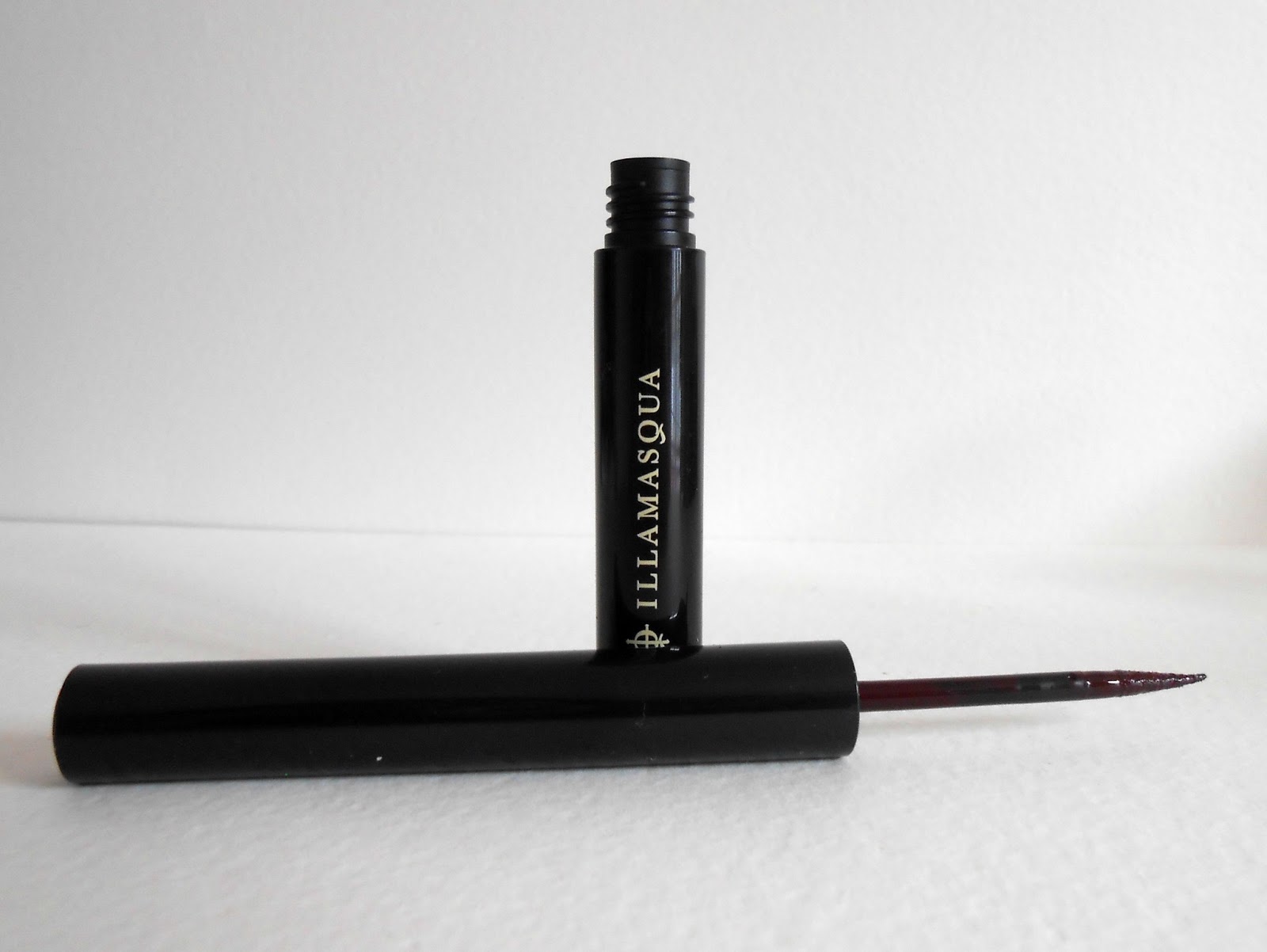 Peachy Curves Review Illamasqua Precision Ink in Havoc
