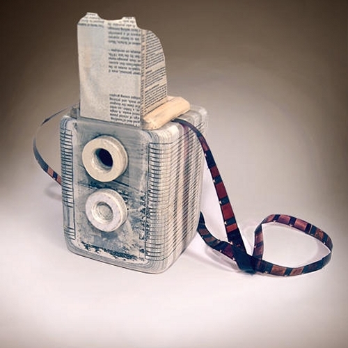 15-Argus-seventy-five-Ching-Ching-Cheng-Vintage-Camera-Sculptures-Made-of-Books-and-Maps-www-designstack-co