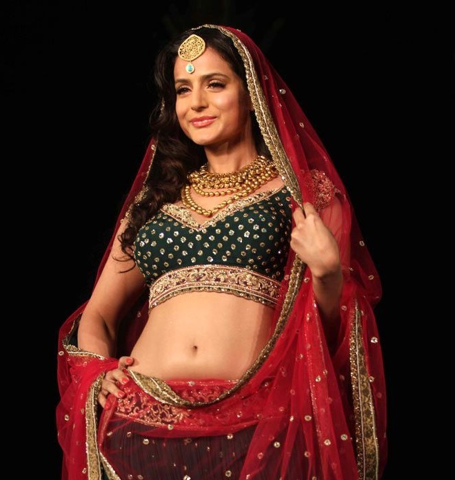 Ameesha Patel Indian Bridal Fashion Week