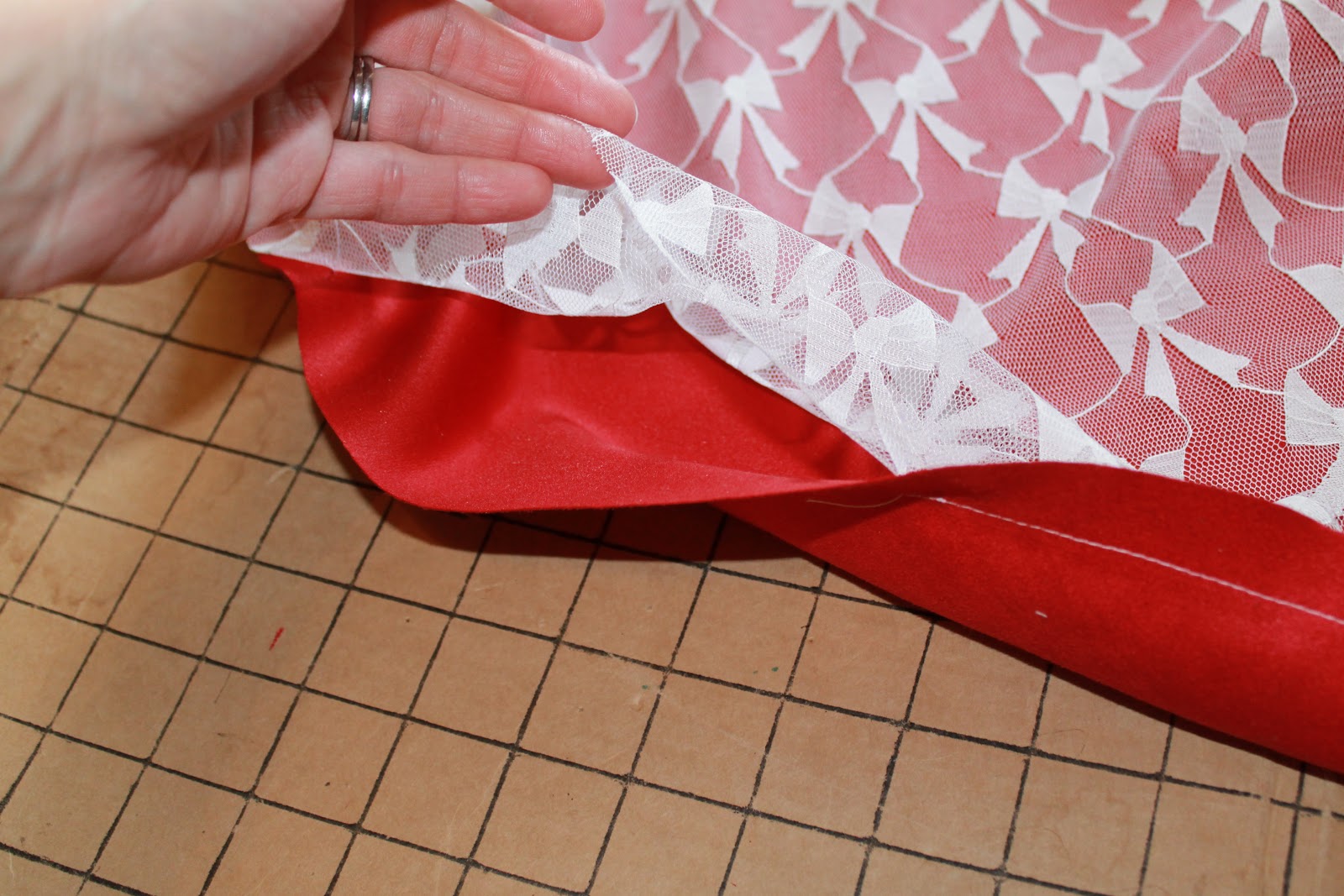 Seamingly Smitten TUTORIAL How to Sew a Christmas Tree Skirt lace