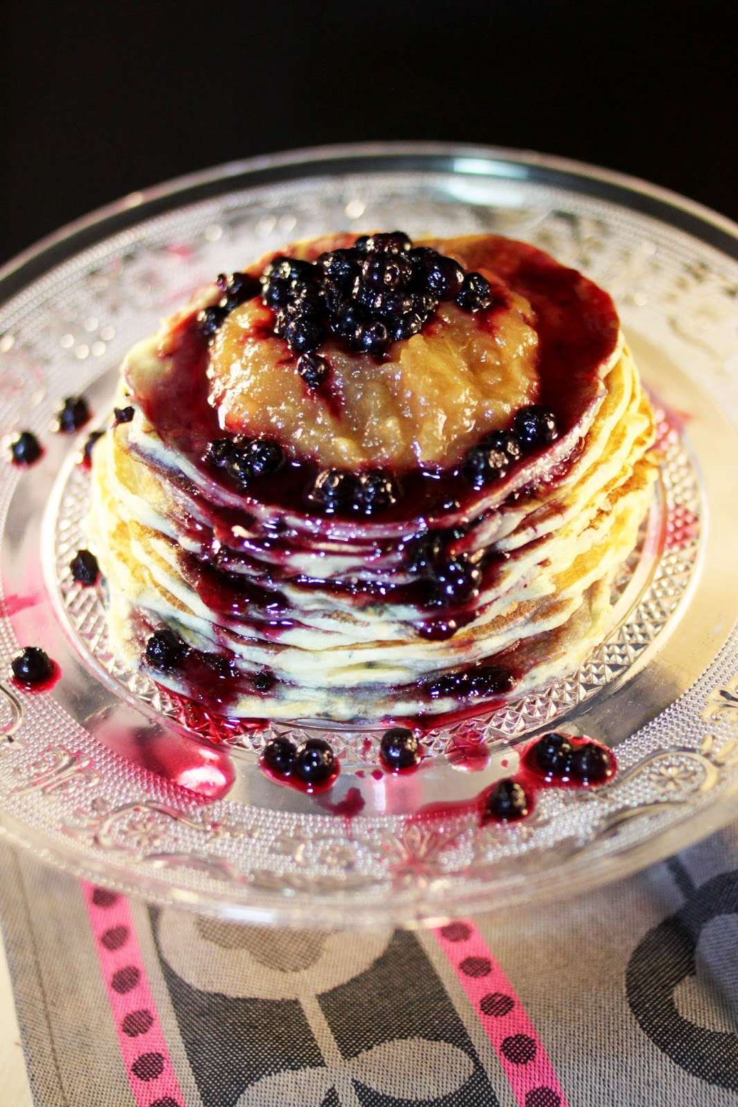 Chloé Délice Pancakes aux myrtilles et à la compote de pommes
