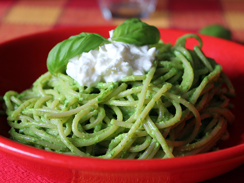 Ammazza Che Fame Spaghetti al pesto di rucola con robiola