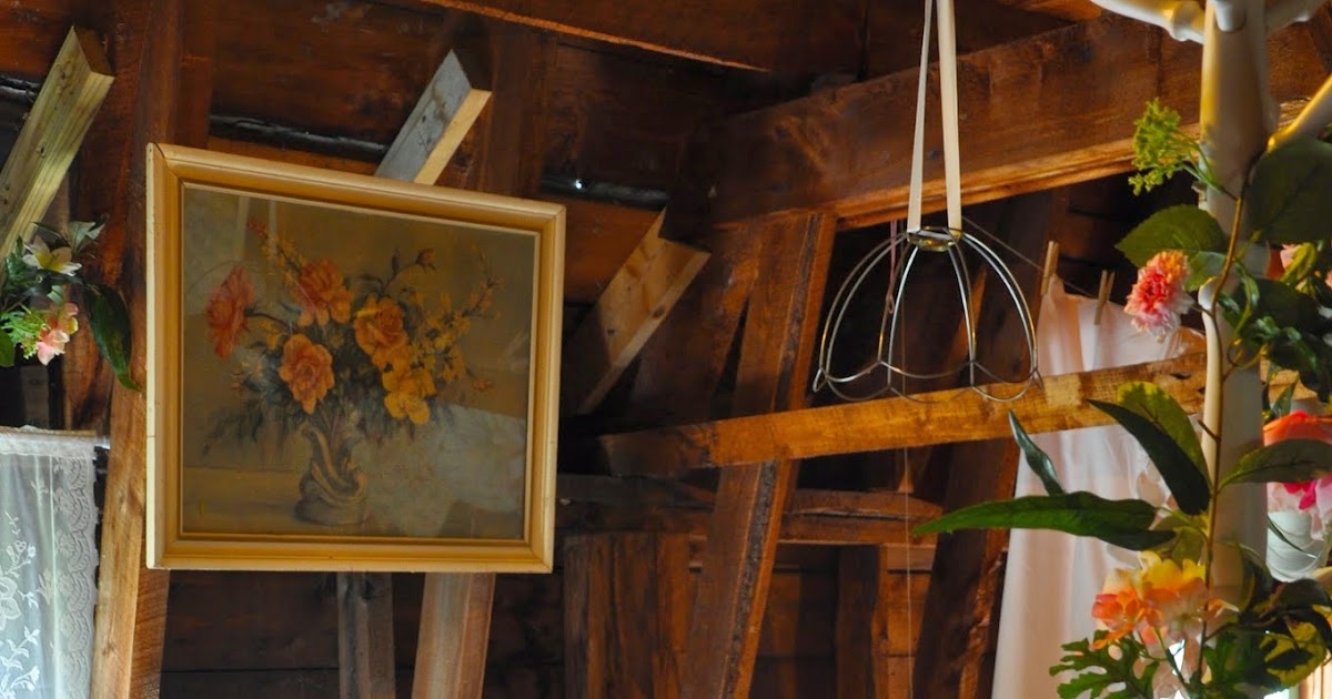 FABULOUS FINDS Antique, Vintage, Consignment, Treasure Shop. Depot