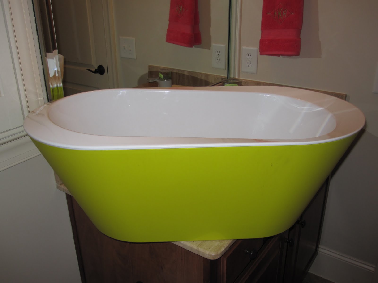 Five Star Finds Baby Must Have hoppop Bato Baby Bath (624mo.)