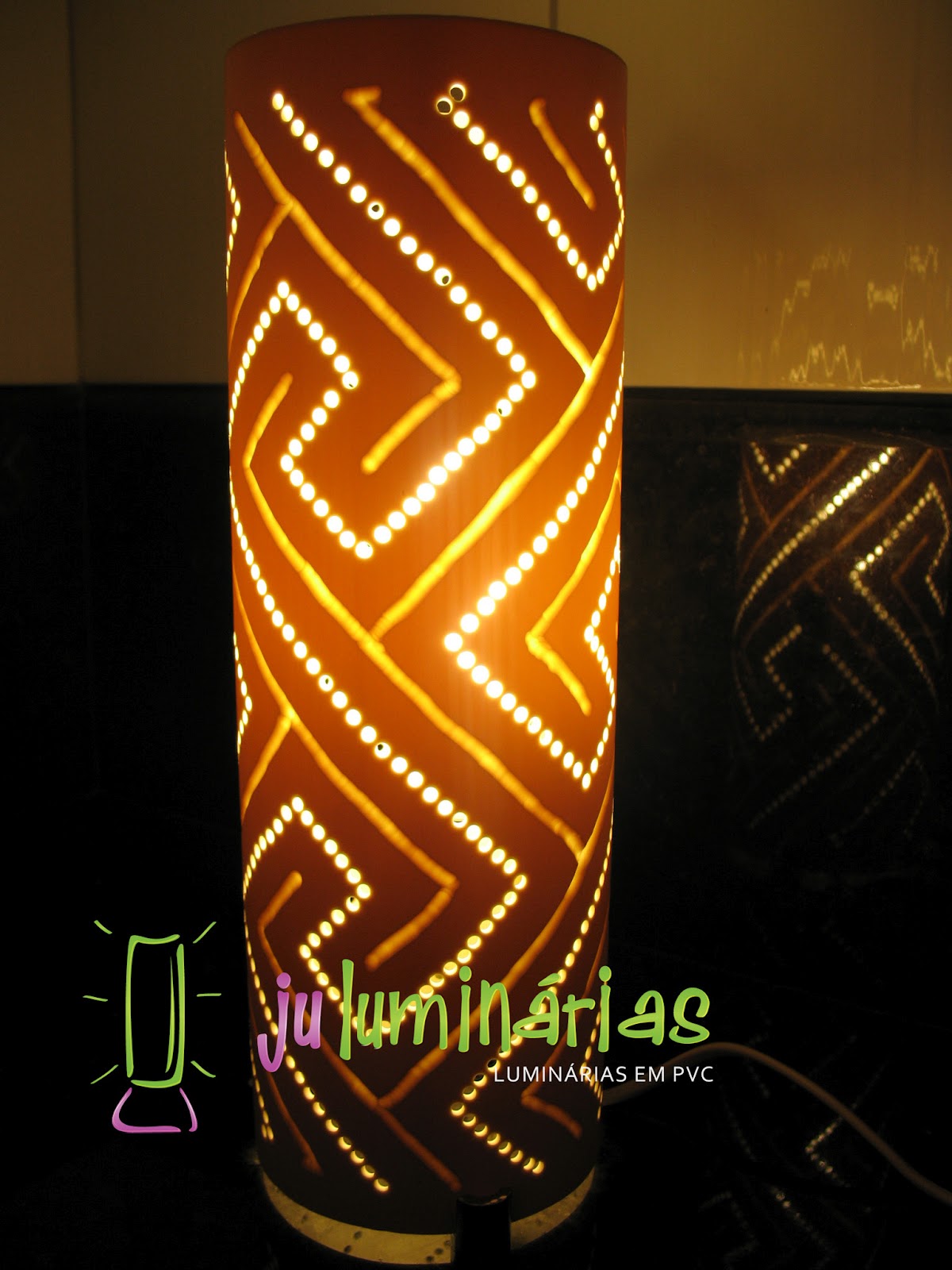 Ju Luminárias Luminárias em PVC Luminária geométrica e abstrata