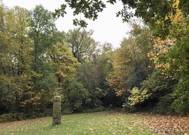 Willett Memorial Sundial, Petts Wood. October 2015. Willett Memorial Sundial, Petts Wood. October 2015.