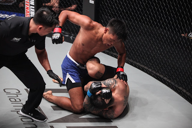 Keanu Subba raining the ground and pound on Rayner Kinsiong. keanu subba rayner kinsiong one fc clash of heroes
