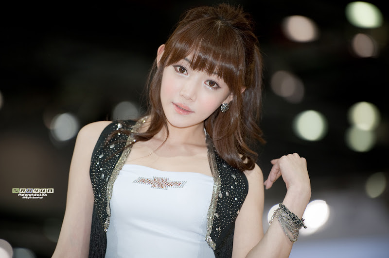 kim na hyun seoul motor show 1 kim na hyun seoul motor show 1