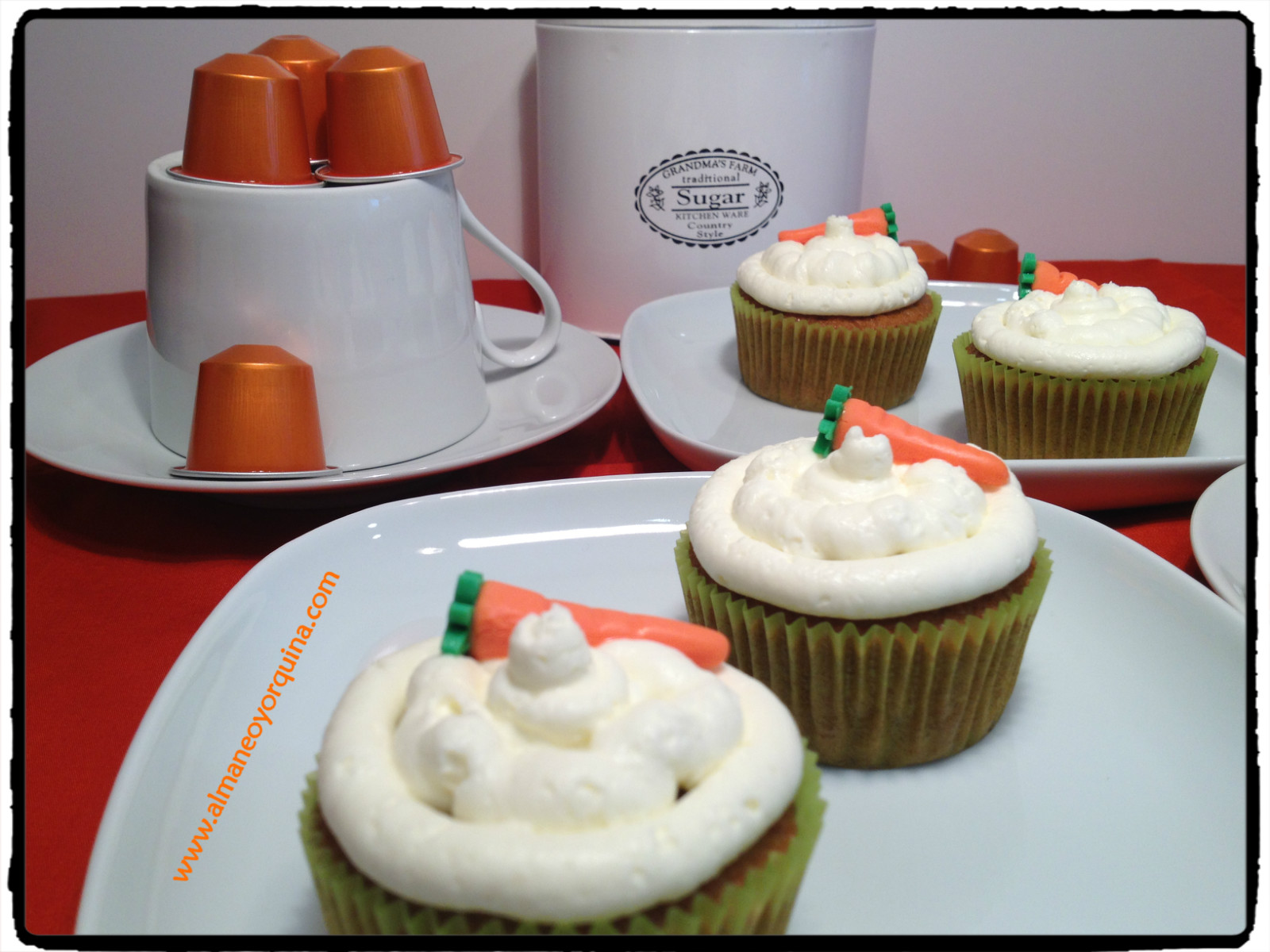 Alma Neoyorquina CUPCAKES DE ZANAHORIA CON FROSTING DE MASCARPONE