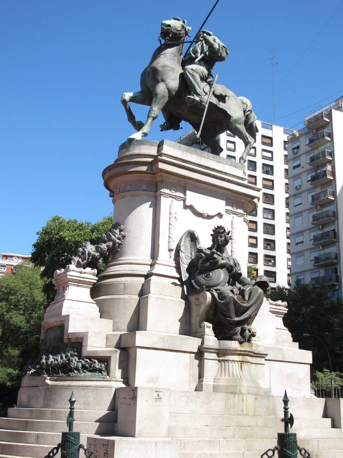 edificios y monumentos de buenos aires eugenio monumento a giuseppe garibaldi es una escultura ecuestre en honor a monumentos buenos aires escultura ecuestre