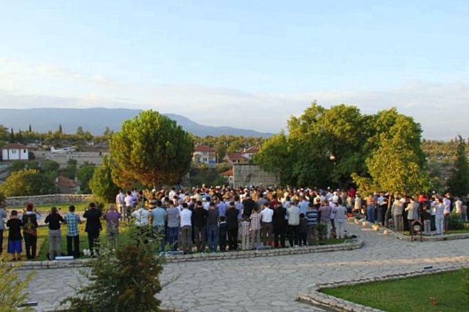 radyo muhabir hidirlik tepesi nde bayram namazi gelenegi