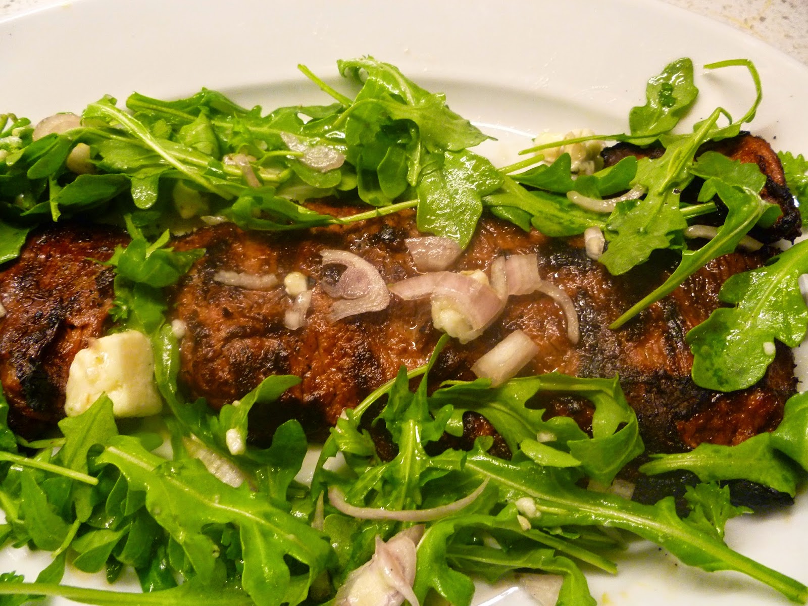 Lindaraxa Weekend Entertaining...Flank Steak Salad With Arugula And Blue Cheese