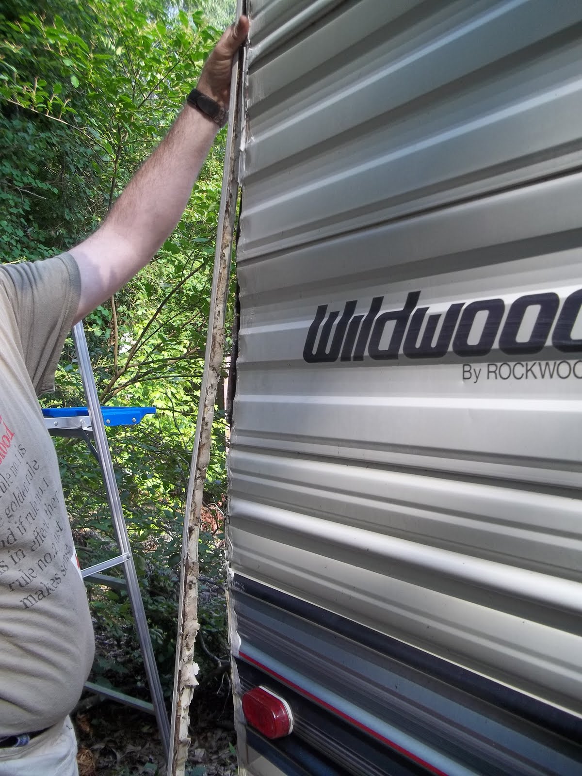 Minimalist Camper Exterior Corner Molding for Living room Design and