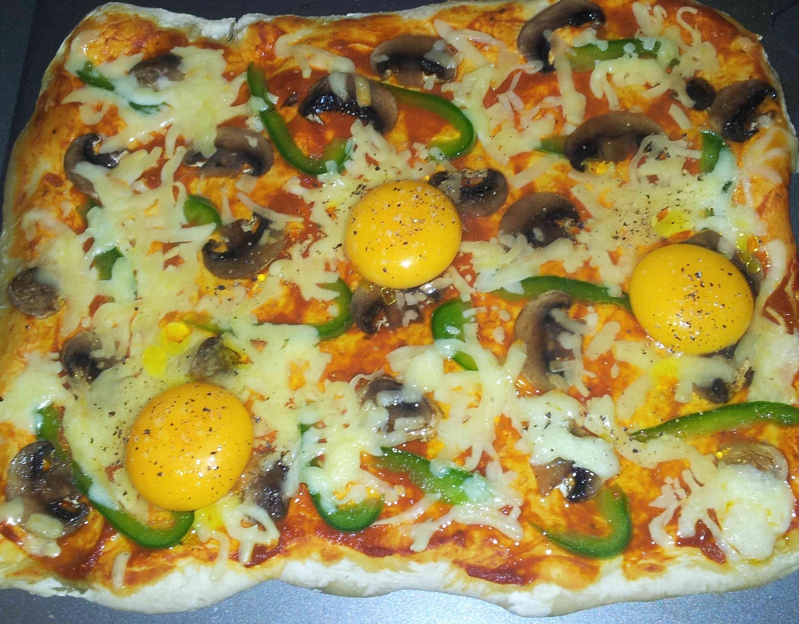 made by shas Egg pizza
