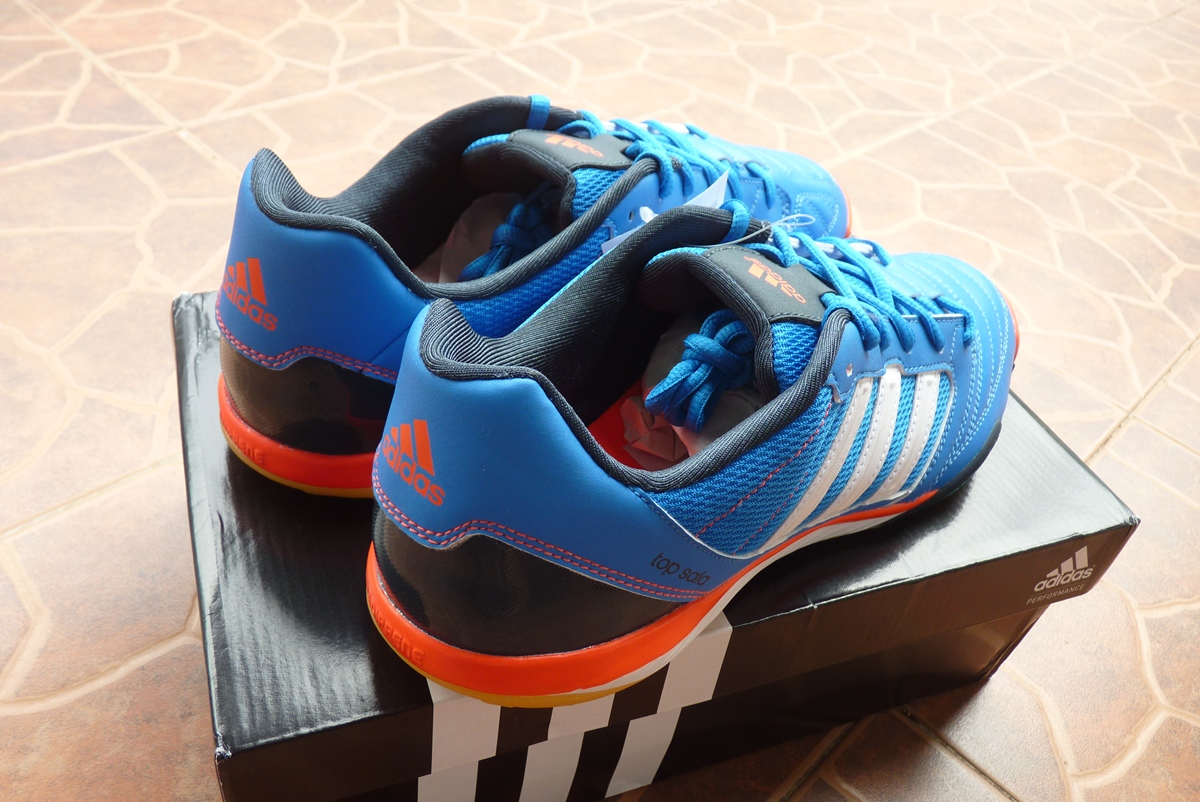 CARI KASUT: adidas Free Football Top Sala