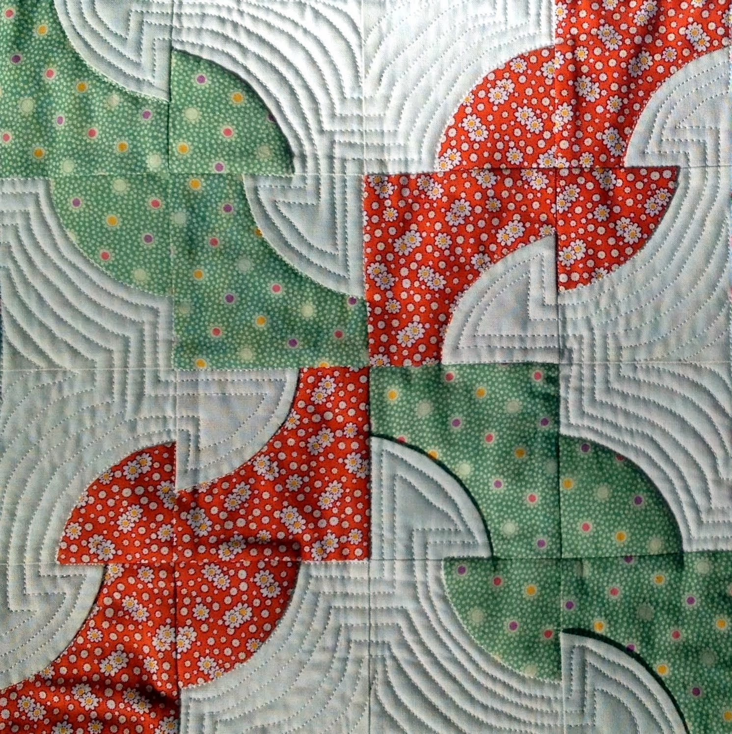 Starwood Quilter Drunkard's Path Quilt Block and a Cozy Mystery