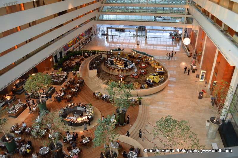 http://4.bp.blogspot.com/-WvnP4H4DflE/T_IlTHjkPsI/AAAAAAAASbw/xV6dGju12TY/s1600/marina+bay+sands+inside.jpg