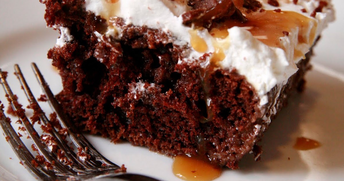 Hot Diggity Blog ! Chocolate Caramel Crunch Cake
