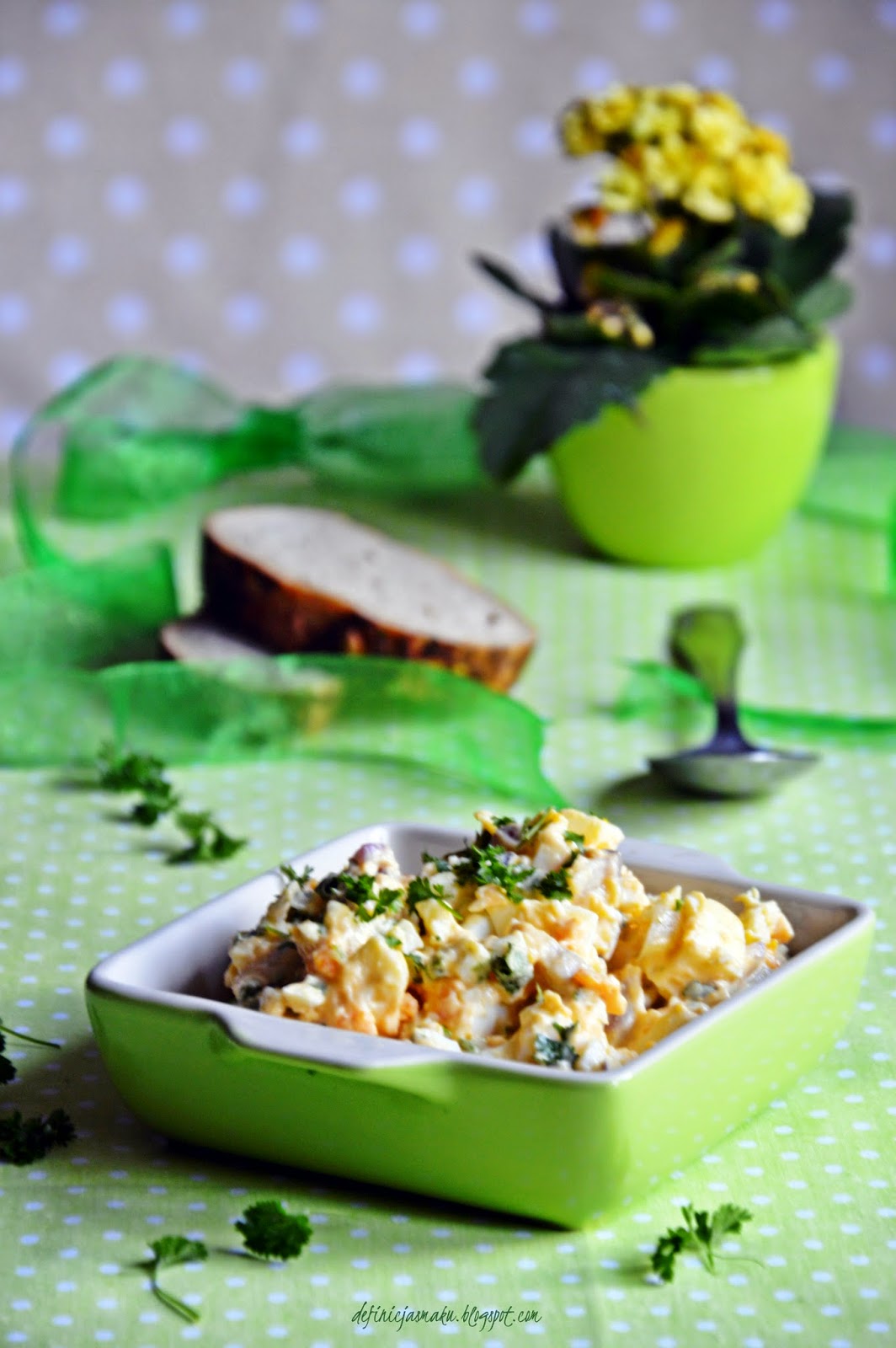 Pasta jajeczna z natką pietruszki i śledziem Definicja Smaku