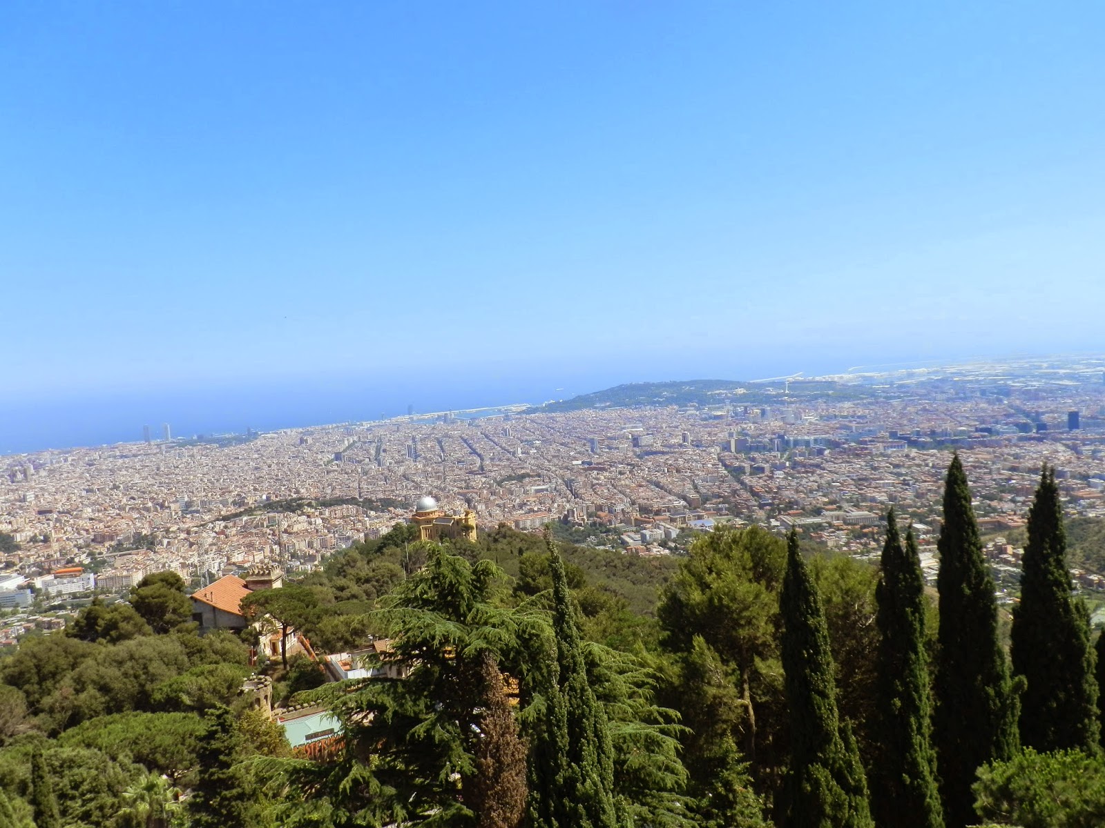 Vue sur Barcelone depuis Tibidado Vues sur Barcelone depuis Tibidado