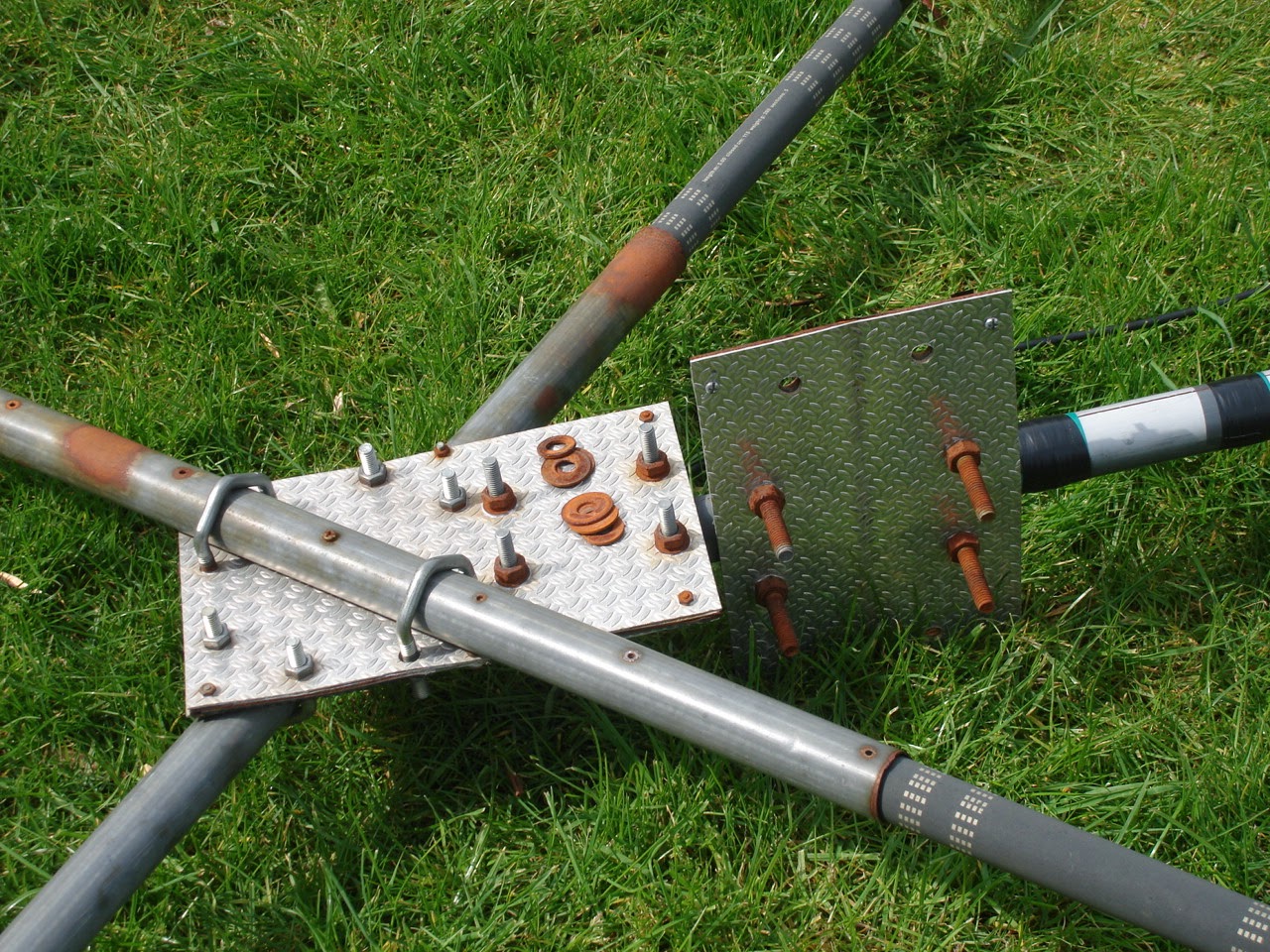 The Morse Sagas Cobweb Antennas