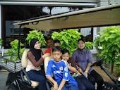 2011 family trip at Melaka