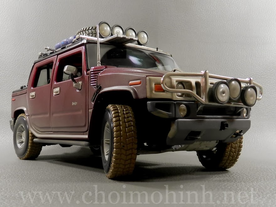 Hummer H2 SUT Concept Off-Road 1:18 Maisto