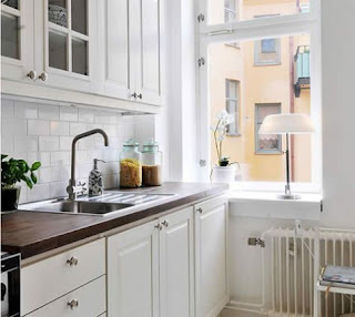 white kitchen cabinets