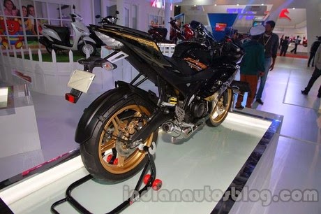 otoasia.net - YZF-R15 Special Edition semakin memperbanyak inspirasi livery motor sport Yamaha yang rencana akan diluncurkan di Indonesia ini. Sebelumnya juga terdapat spayshot Yamaha R15 ini dengan mengusung livery terbaru motoGP. otoasia.net - YZF-R15 Special Edition semakin memperbanyak inspirasi livery motor sport Yamaha yang rencana akan diluncurkan di Indonesia ini. Sebelumnya juga terdapat spayshot Yamaha R15 ini dengan mengusung livery terbaru motoGP.