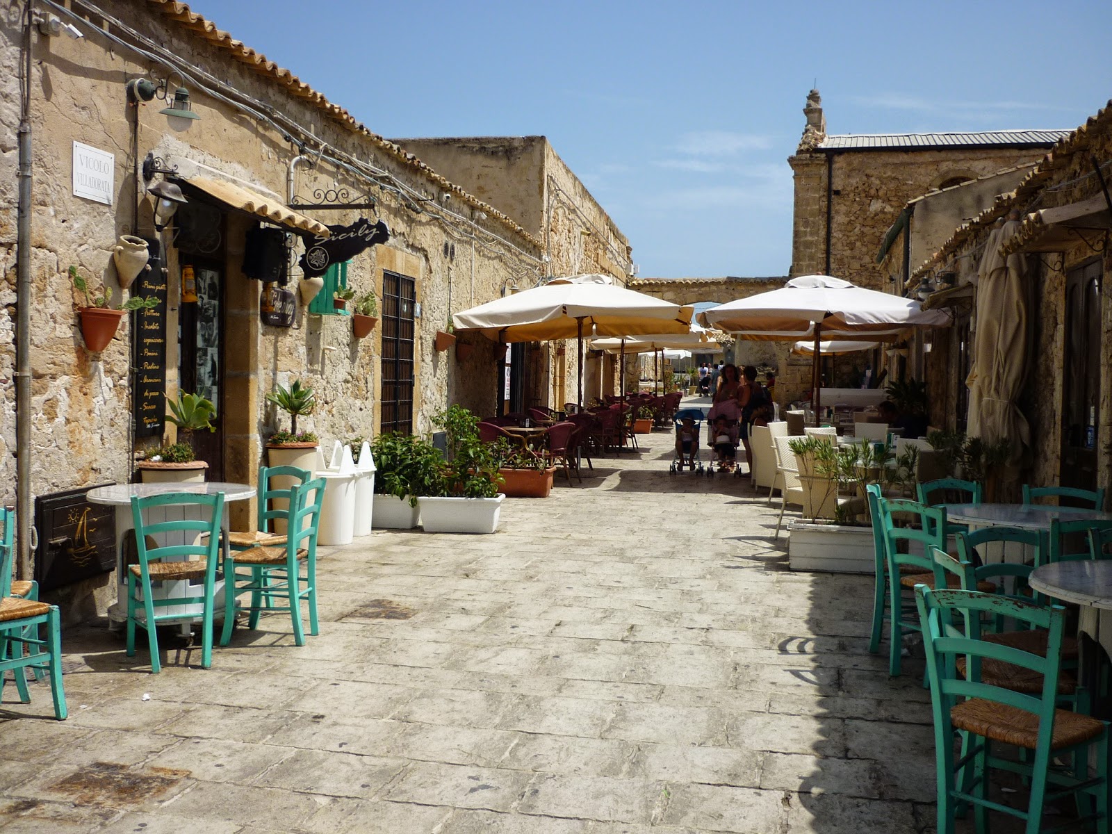 VIVERE ITALIANO PICCOLO PAESE, GRANDE FASCINO.