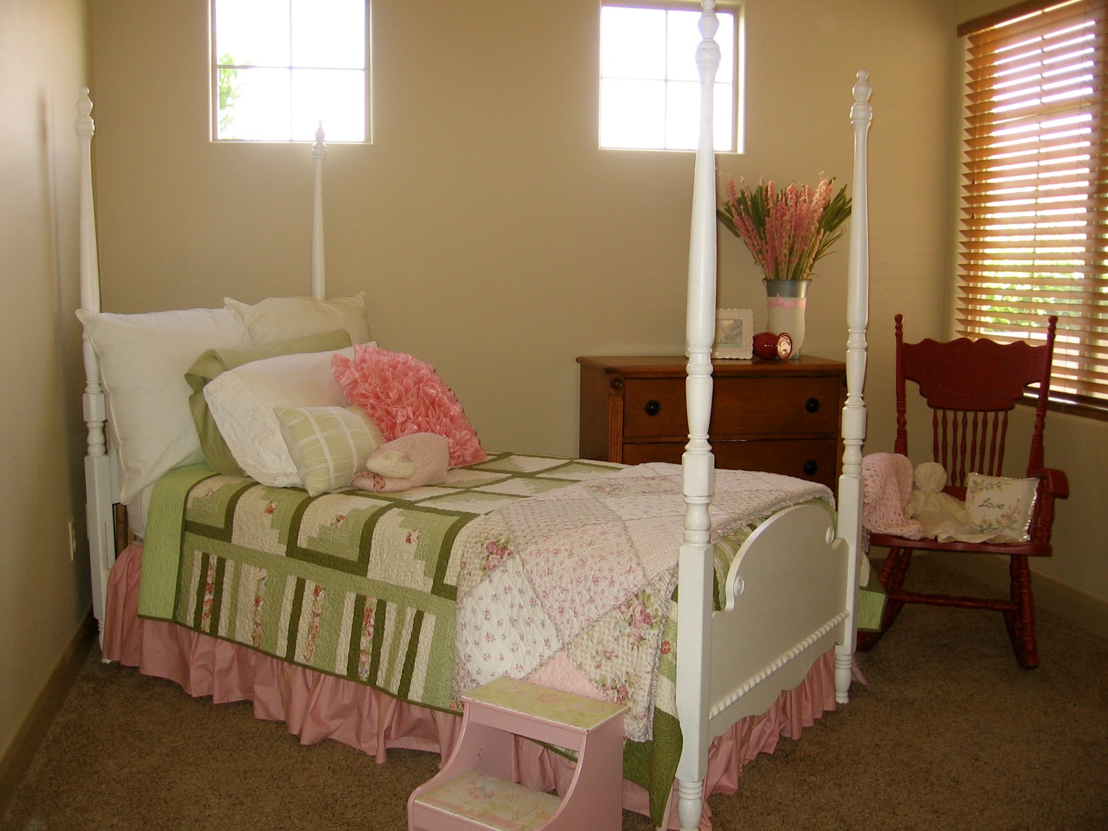 The Lemonade Stand Adorable Four Poster Twin Bed
