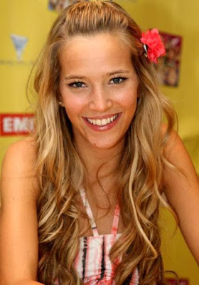 Luisana Lopilato con bella sonrisa Luisana Lopilato con bella sonrisa
