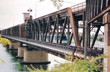 Train casino to grafton