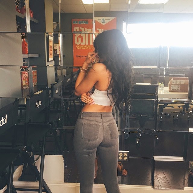 Trasero de Kylie Jenner Trasero de Kylie Jenner
