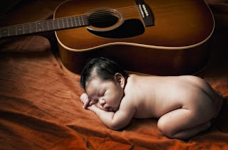 Gambar wallpaper bayi dan gitar Gambar wallpaper bayi dan gitar