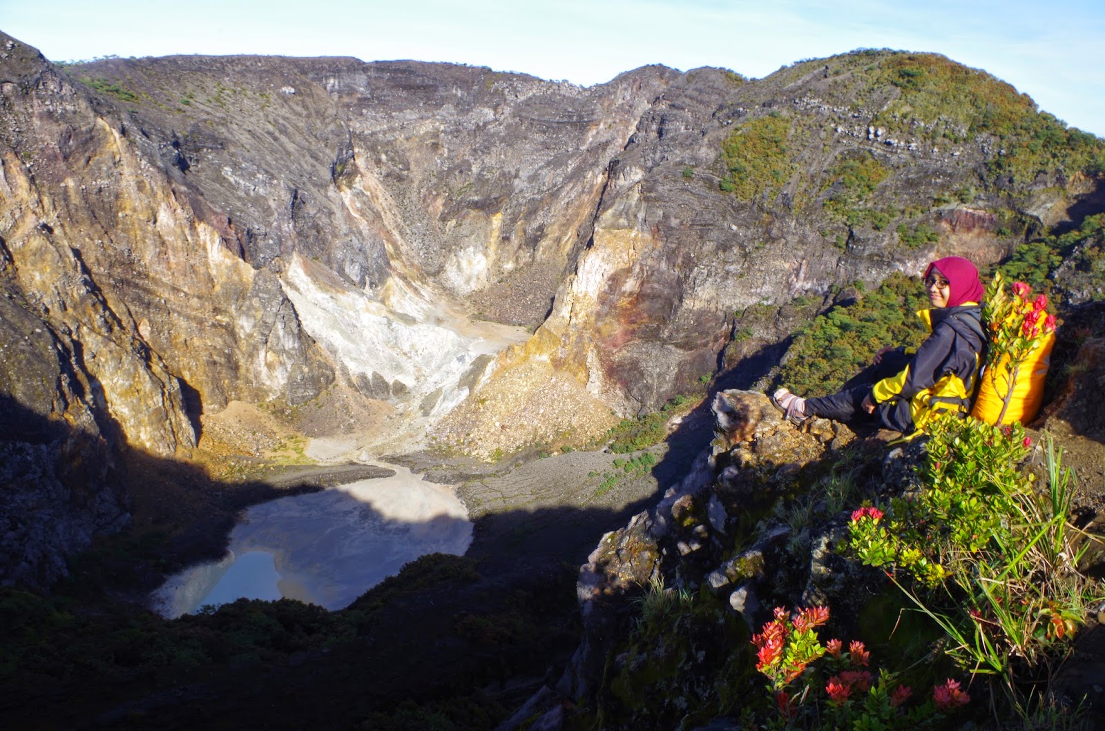 KUNCUP MERAH: Pendakian Gunung Ciremai (Beginner)