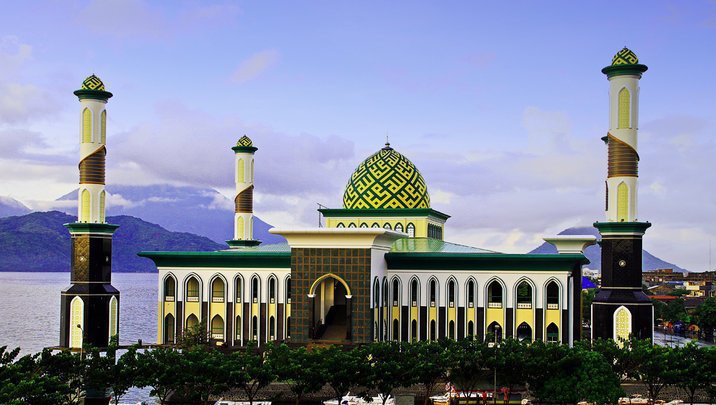 Ternate Smile: Masjid Raya Al Munawar / Al Munawar Mosque