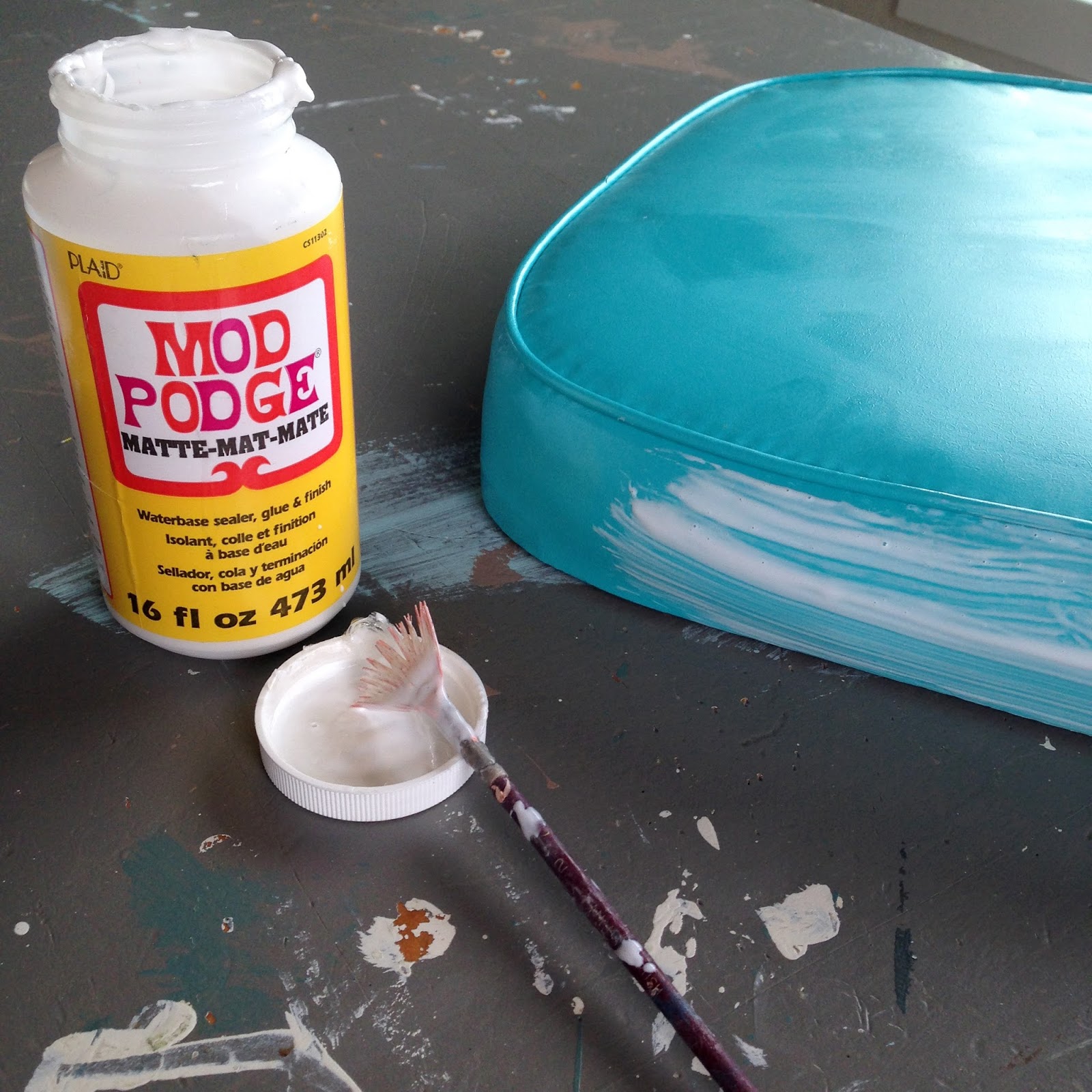 How To Make Over A Vintage Vinyl Dinette Set Using Spray Paint Repairing A Tip In Vinyl Using Facric And Mod Podge